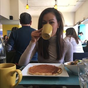 Meet your Posher, Kayla